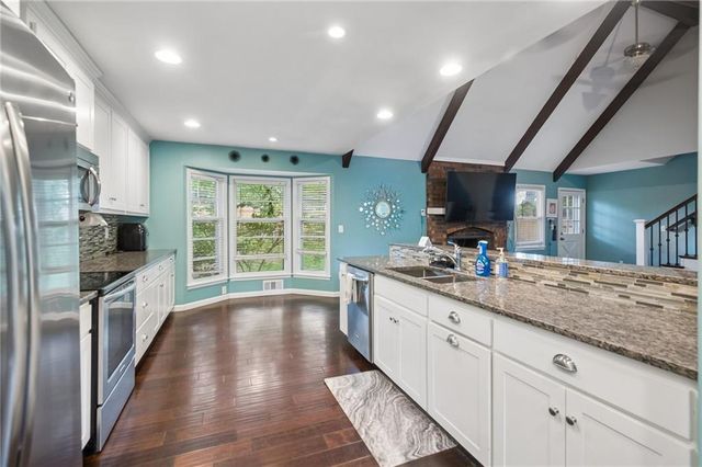 6104 Albervan Street, Shawnee, KS 66216