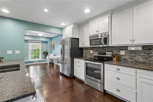 6104 Albervan Street, Shawnee, KS 66216