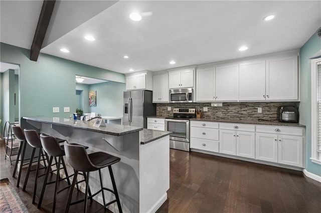 6104 Albervan Street, Shawnee, KS 66216