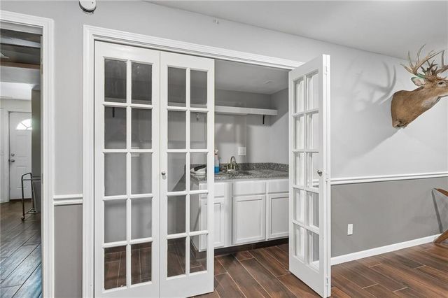 6104 Albervan Street, Shawnee, KS 66216