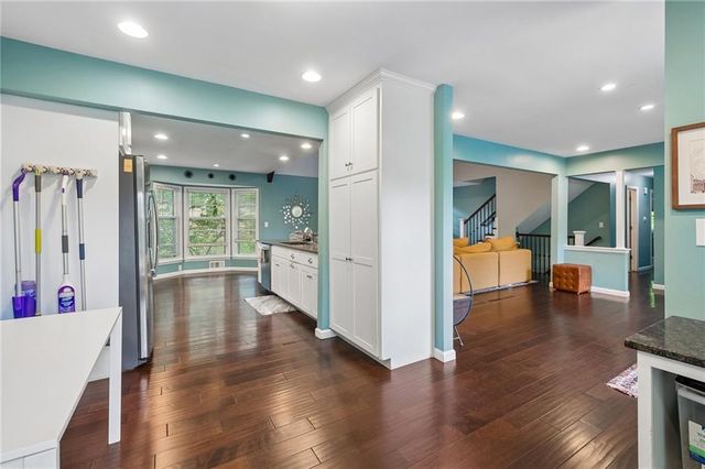 6104 Albervan Street, Shawnee, KS 66216