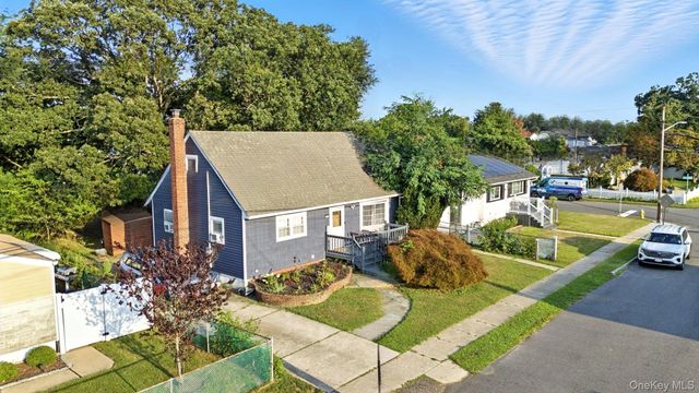 111 Sherbrooke Road, West Babylon, NY 11704