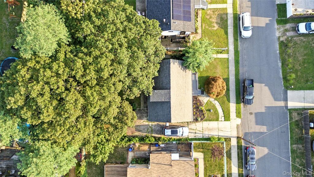 111 Sherbrooke Road, West Babylon, NY 11704