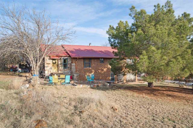 186 W Lake Dr, Medicine Park, OK 73557