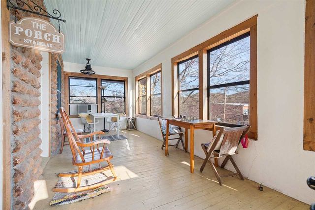 186 W Lake Dr, Medicine Park, OK 73557