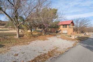186 W Lake Dr, Medicine Park, OK 73557