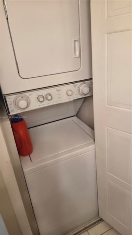 357 Lakeview Dr 201, Weston, FL 33326