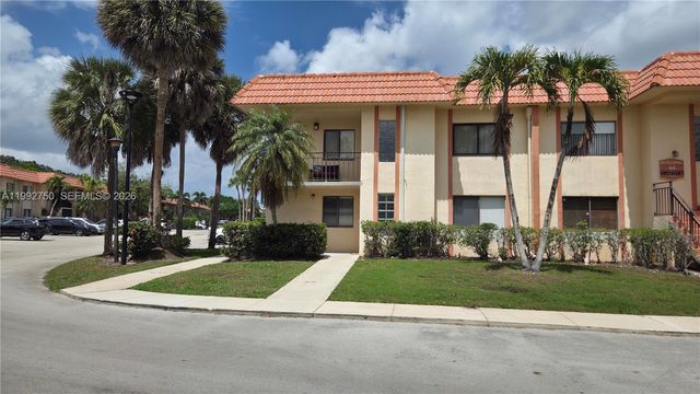 357 Lakeview Dr 201, Weston, FL 33326