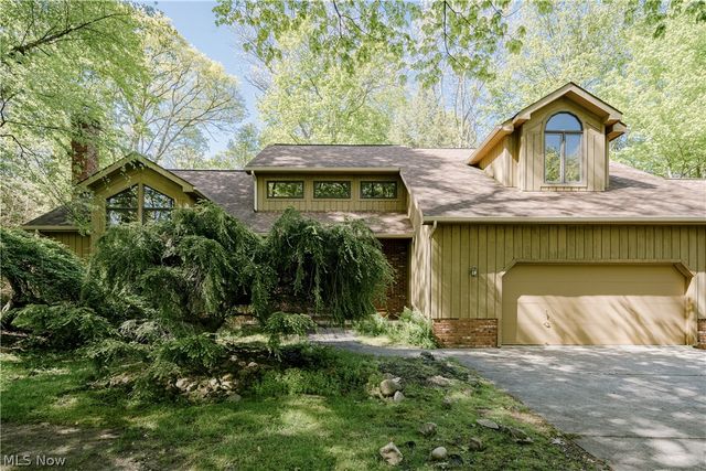 33475 Miles Road, Moreland Hills, OH 44022