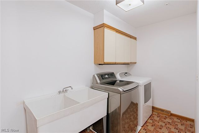 33475 Miles Road, Moreland Hills, OH 44022
