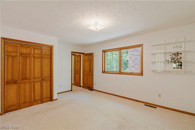 33475 Miles Road, Moreland Hills, OH 44022