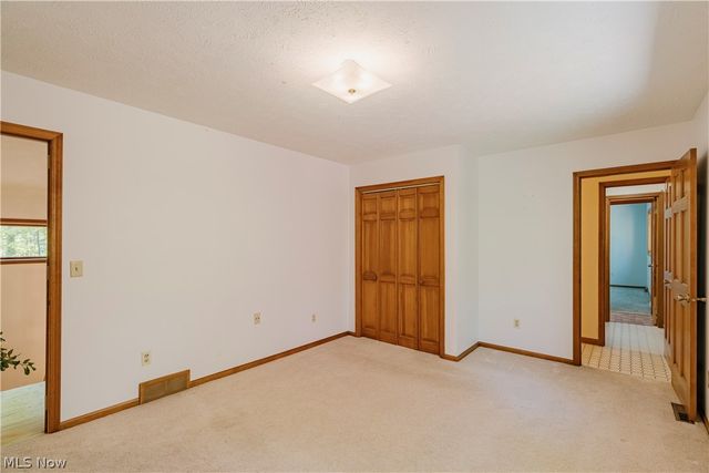33475 Miles Road, Moreland Hills, OH 44022