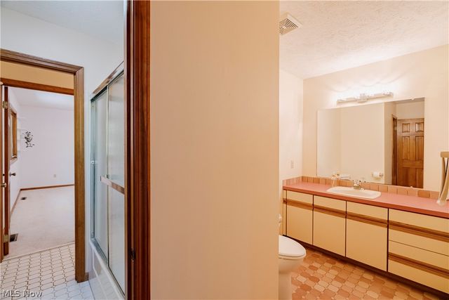 33475 Miles Road, Moreland Hills, OH 44022