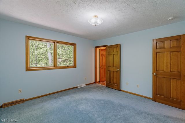 33475 Miles Road, Moreland Hills, OH 44022