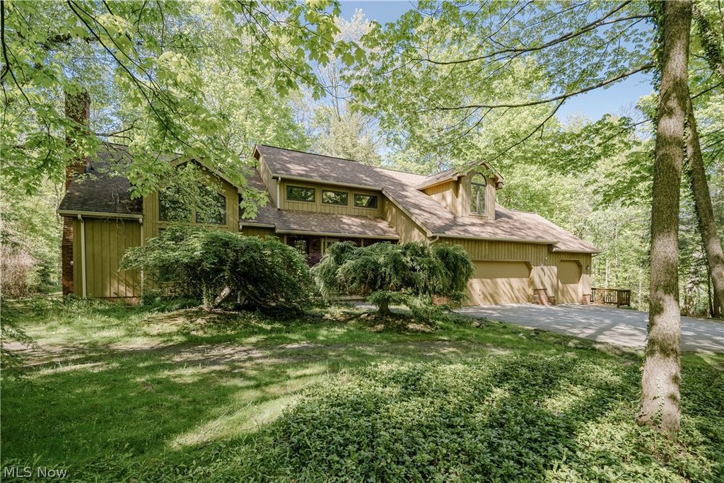33475 Miles Road, Moreland Hills, OH 44022