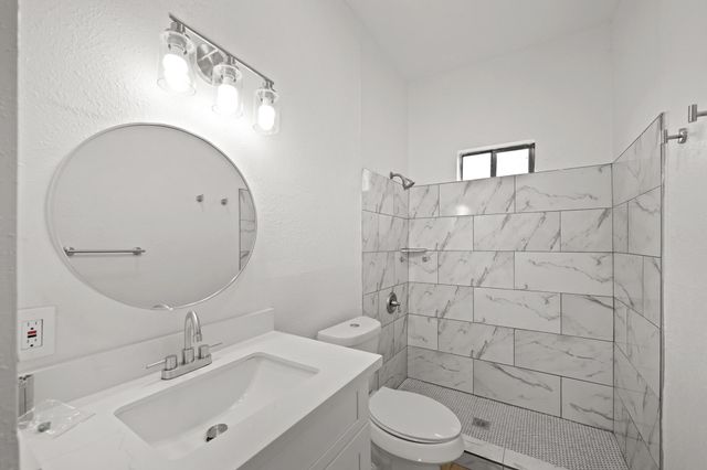 701 28th Street D, Galveston, TX 77550