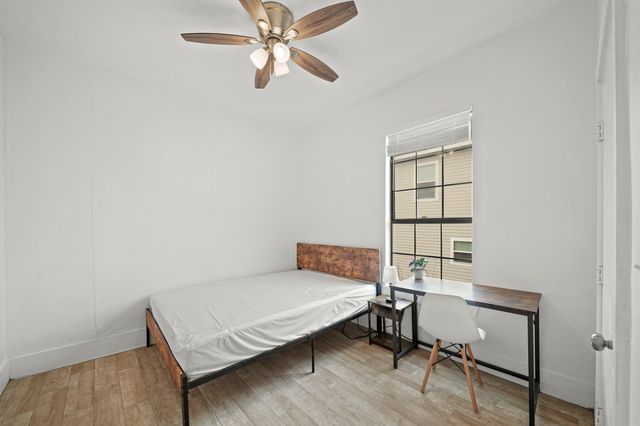 701 28th Street D, Galveston, TX 77550