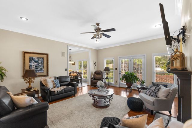 204 Wellsbrook Cir, Fayetteville, TN 37334