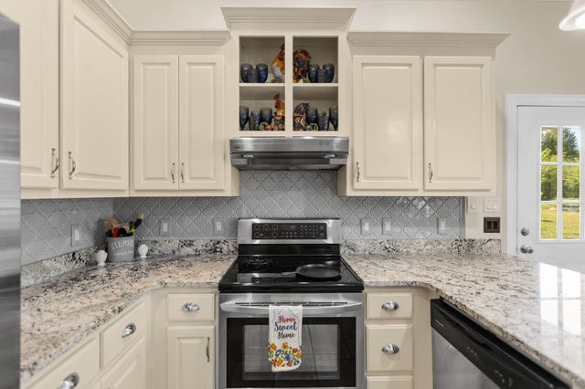 204 Wellsbrook Cir, Fayetteville, TN 37334