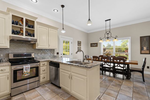 204 Wellsbrook Cir, Fayetteville, TN 37334