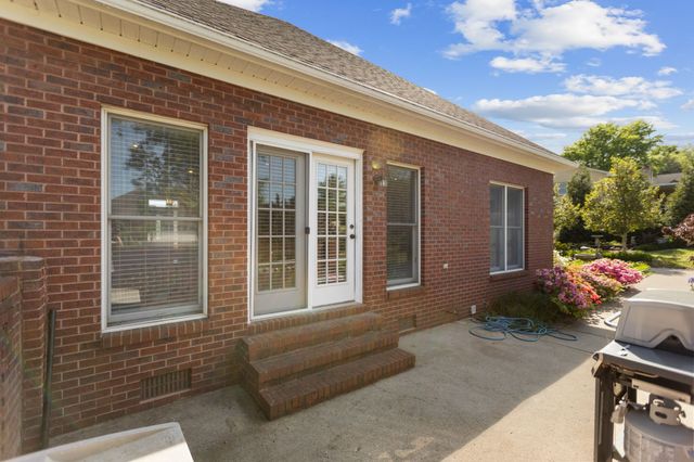 204 Wellsbrook Cir, Fayetteville, TN 37334