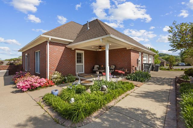 204 Wellsbrook Cir, Fayetteville, TN 37334