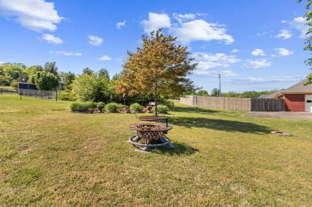 204 Wellsbrook Cir, Fayetteville, TN 37334