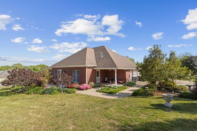 204 Wellsbrook Cir, Fayetteville, TN 37334