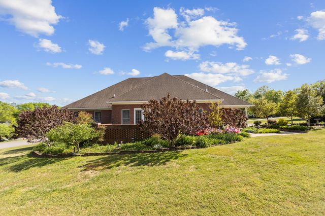 204 Wellsbrook Cir, Fayetteville, TN 37334
