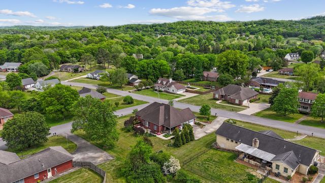 204 Wellsbrook Cir, Fayetteville, TN 37334