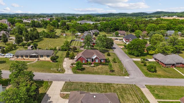 204 Wellsbrook Cir, Fayetteville, TN 37334