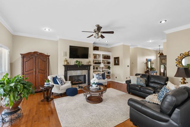 204 Wellsbrook Cir, Fayetteville, TN 37334