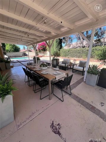 10209 Oakdale, Chatsworth, CA 91311