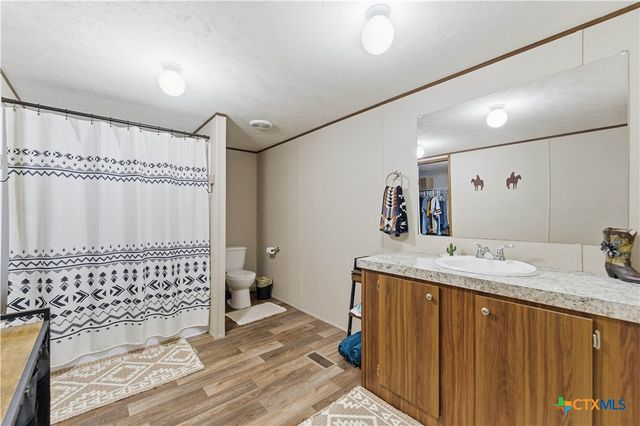 733 Private Road 1507, Bandera, TX 78003