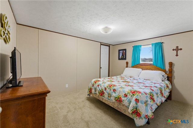 733 Private Road 1507, Bandera, TX 78003