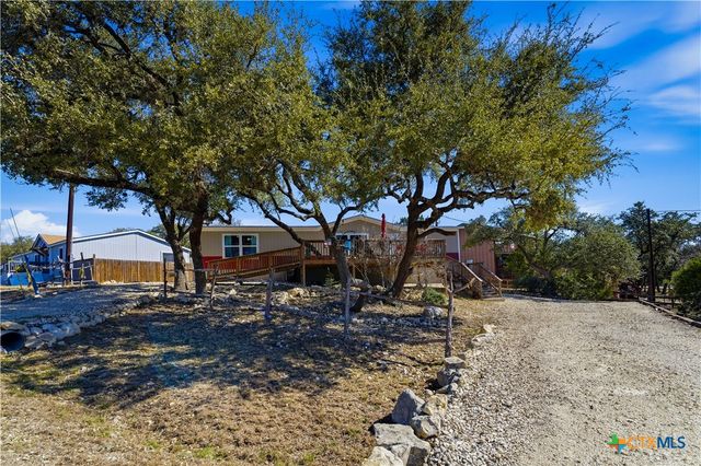 733 Private Road 1507, Bandera, TX 78003