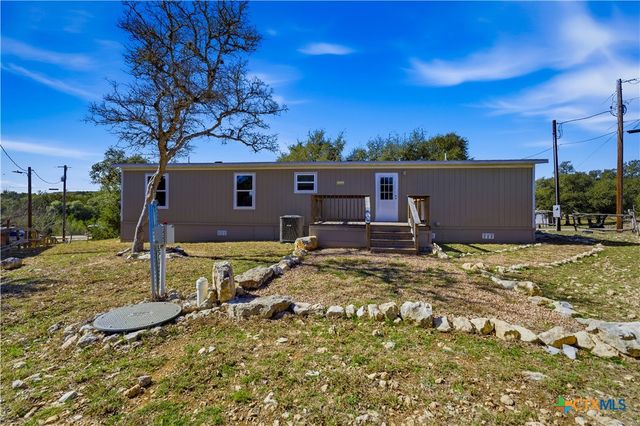 733 Private Road 1507, Bandera, TX 78003
