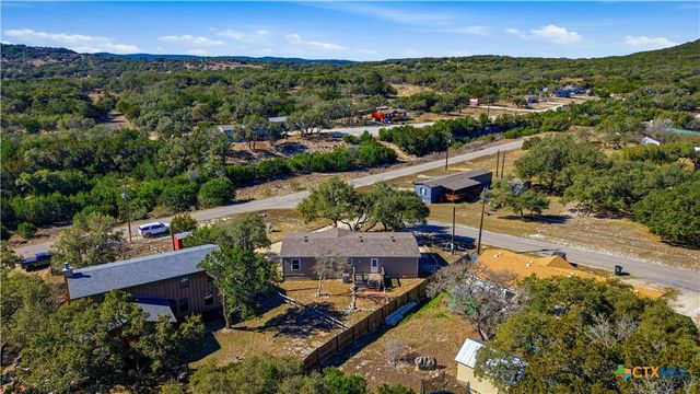 733 Private Road 1507, Bandera, TX 78003