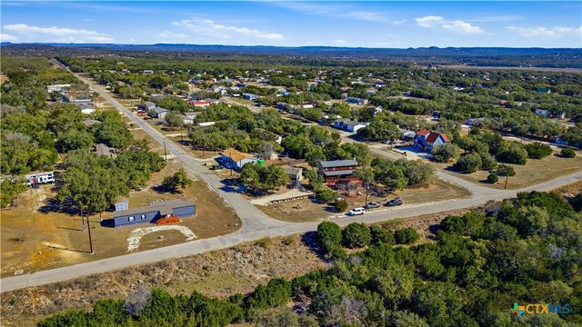 733 Private Road 1507, Bandera, TX 78003