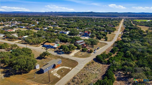 733 Private Road 1507, Bandera, TX 78003