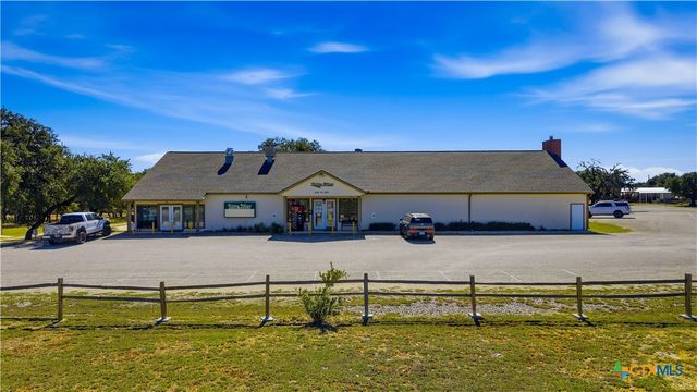 733 Private Road 1507, Bandera, TX 78003