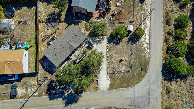 733 Private Road 1507, Bandera, TX 78003