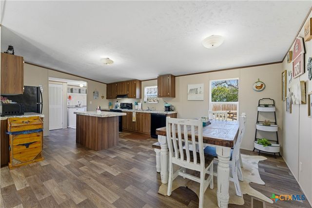 733 Private Road 1507, Bandera, TX 78003