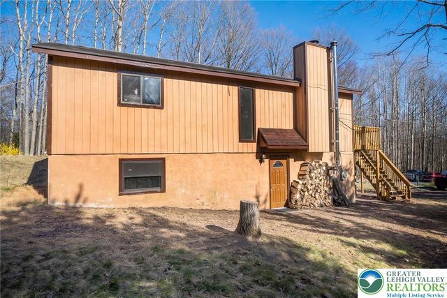 162 Acorn Lane, Polk Twp, PA 18058