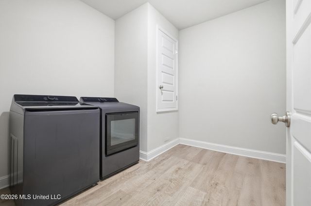 6001 Penni Lane, Ocean Springs, MS 39564