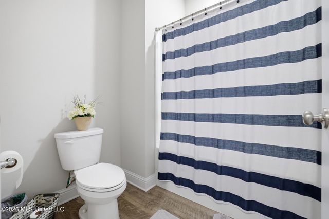 6001 Penni Lane, Ocean Springs, MS 39564