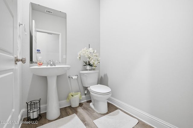 6001 Penni Lane, Ocean Springs, MS 39564