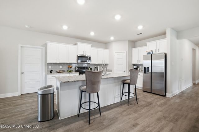 6001 Penni Lane, Ocean Springs, MS 39564