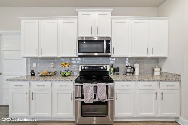 6001 Penni Lane, Ocean Springs, MS 39564