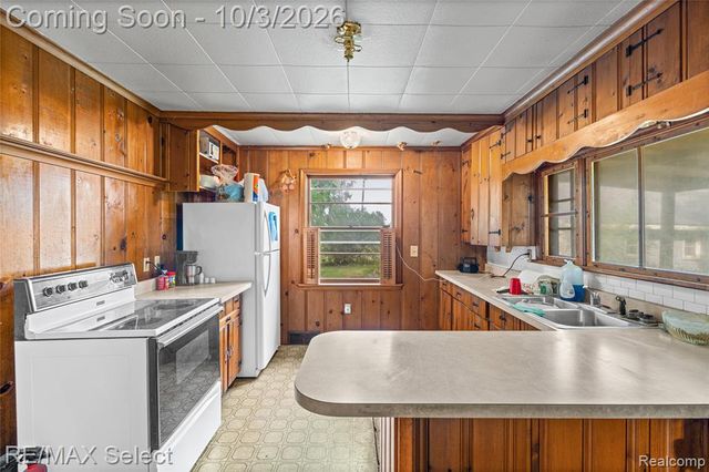 8296 N Center Road, Mount Morris, MI 48458